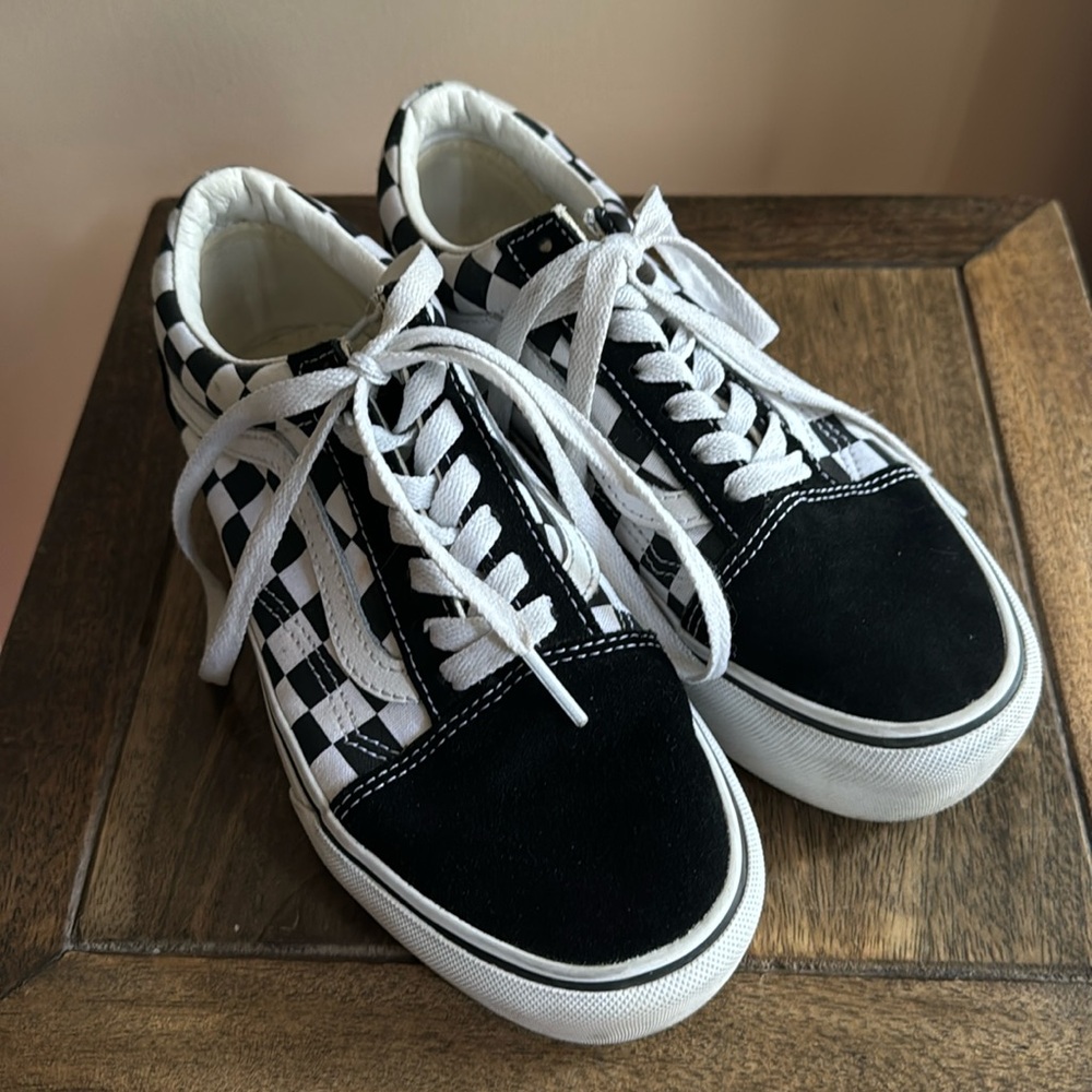 Women’s platform low top checkerboard vans sneakers
